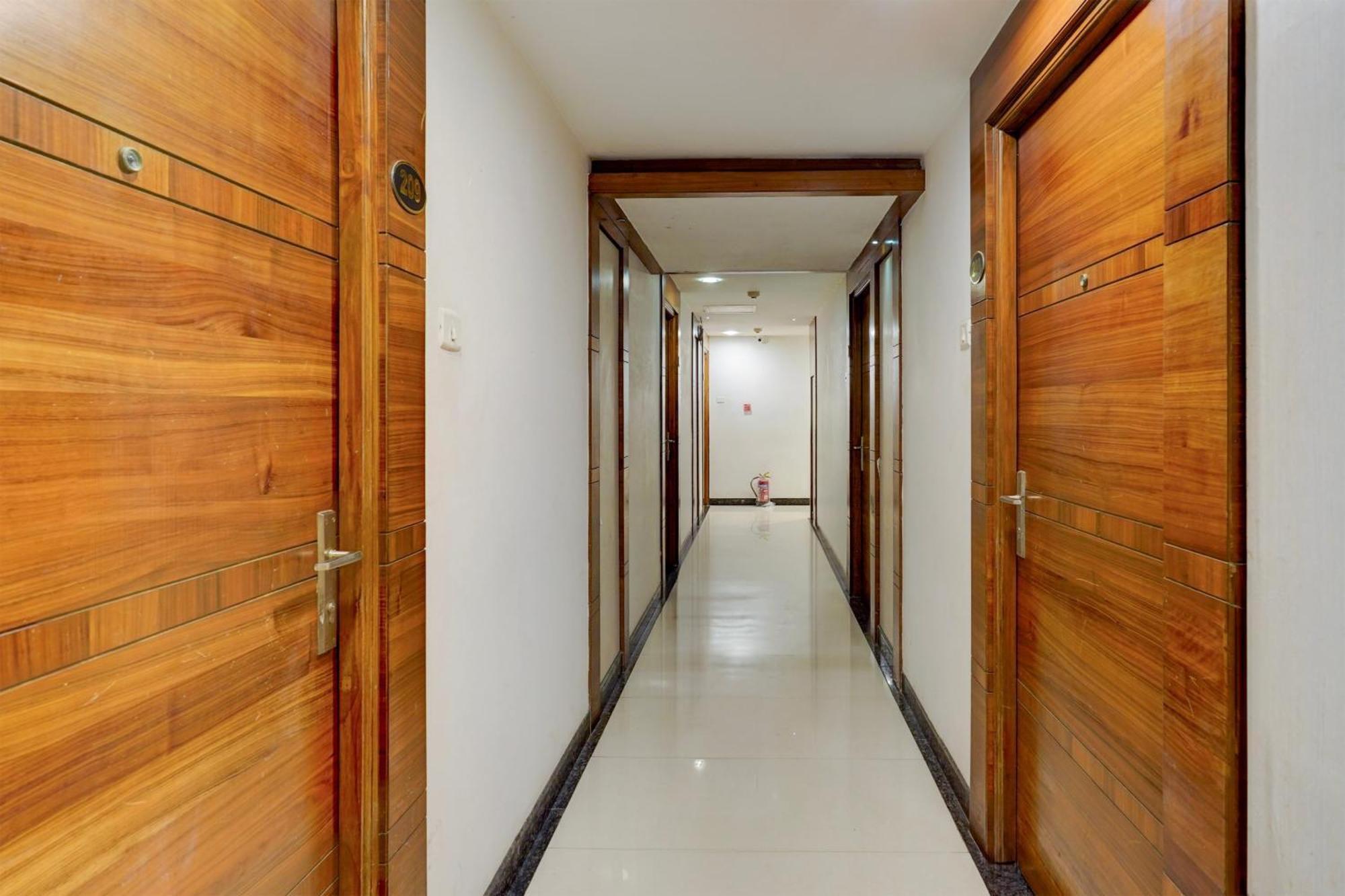 Super Townhouse Arcot Road Near Kauvery Hospital Chennai Bagian luar foto